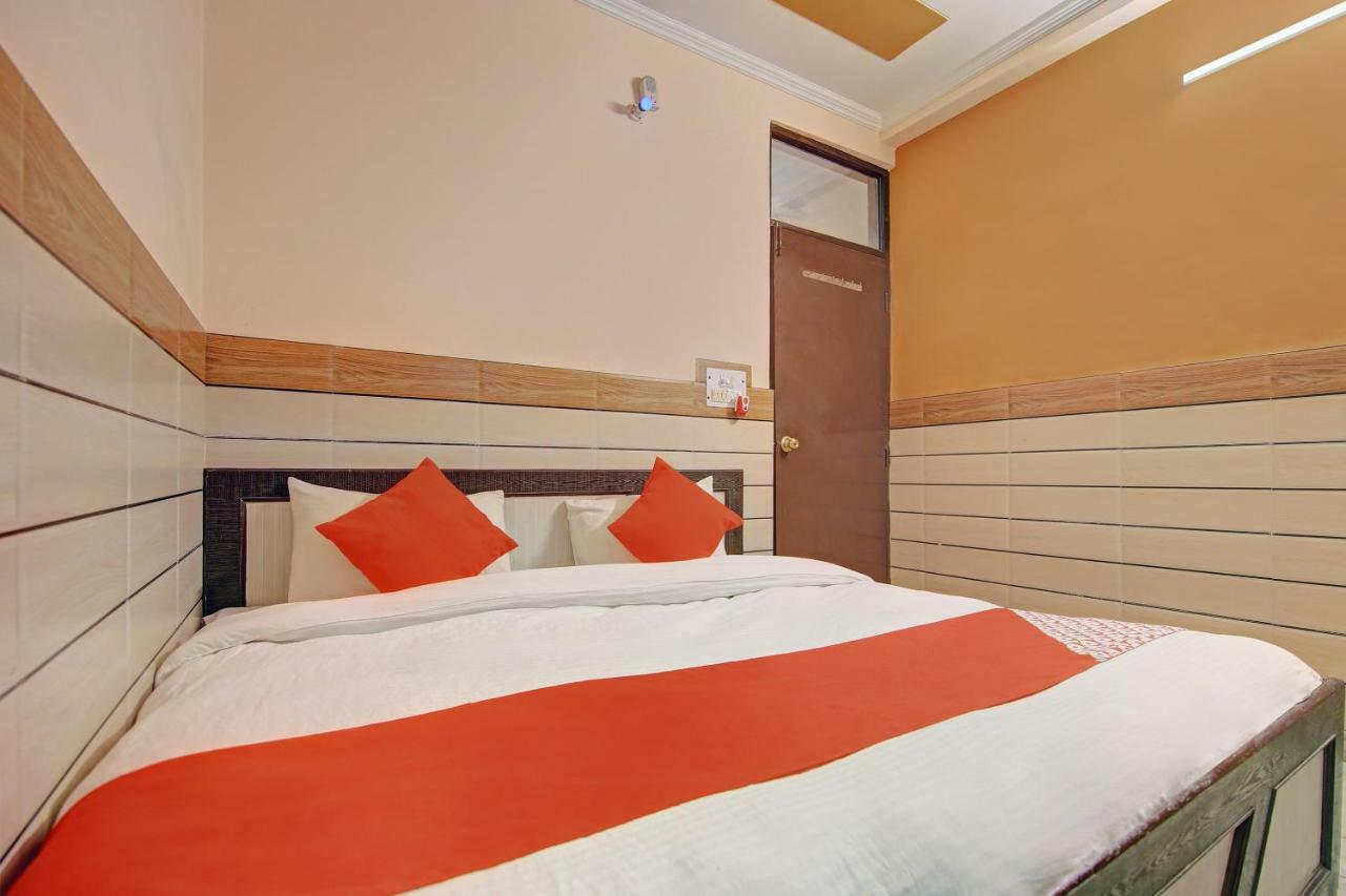 ניו דלהי Oyo Park View Guest House Near Edm Mall מראה חיצוני תמונה